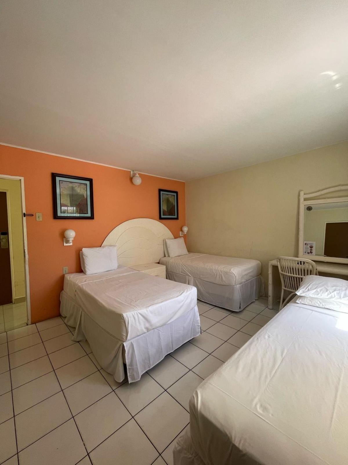 Seaview Beach Hotel Philipsburg  Rum bild